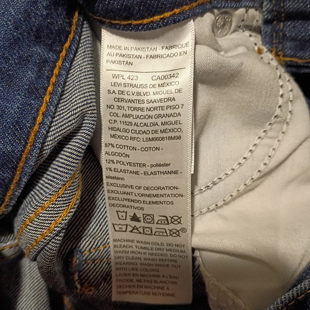 Signature Levi Strauss Jeans Womens 10 W30 Blue Mid Rise Boyfriend Cuffed Crop - Picture 9 of 10